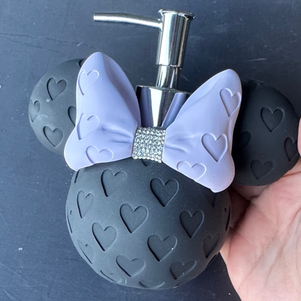 Minnie Mouse Black Heart-Patterned Soap Dispenser with Bow